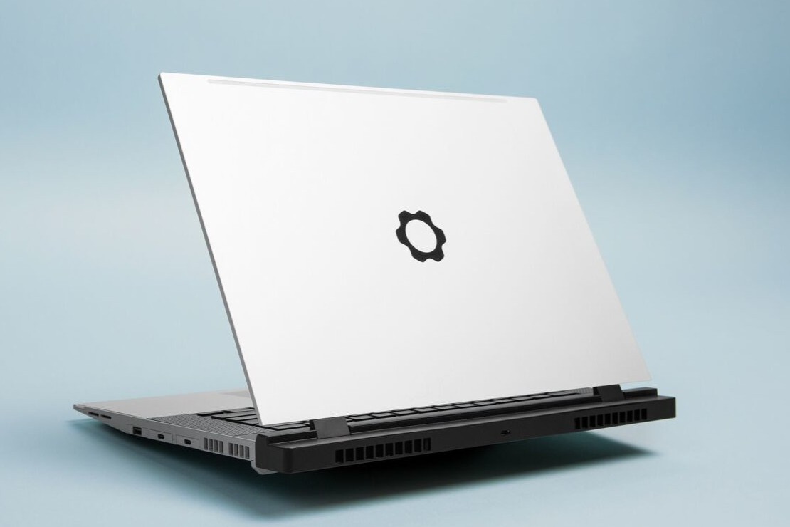 kiểm tra vỏ máy laptop khi mua cũ