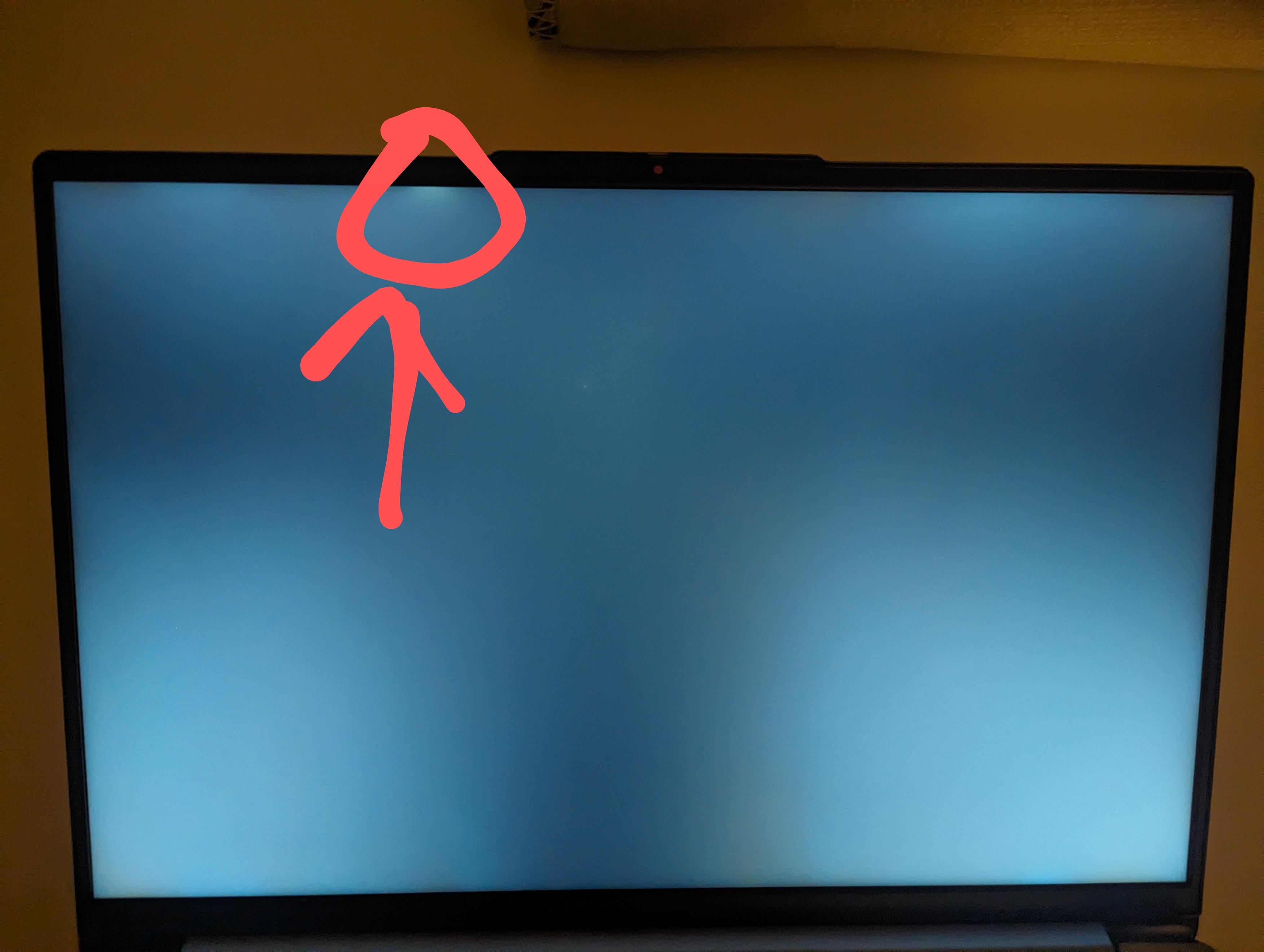 hở sáng màn hình laptop