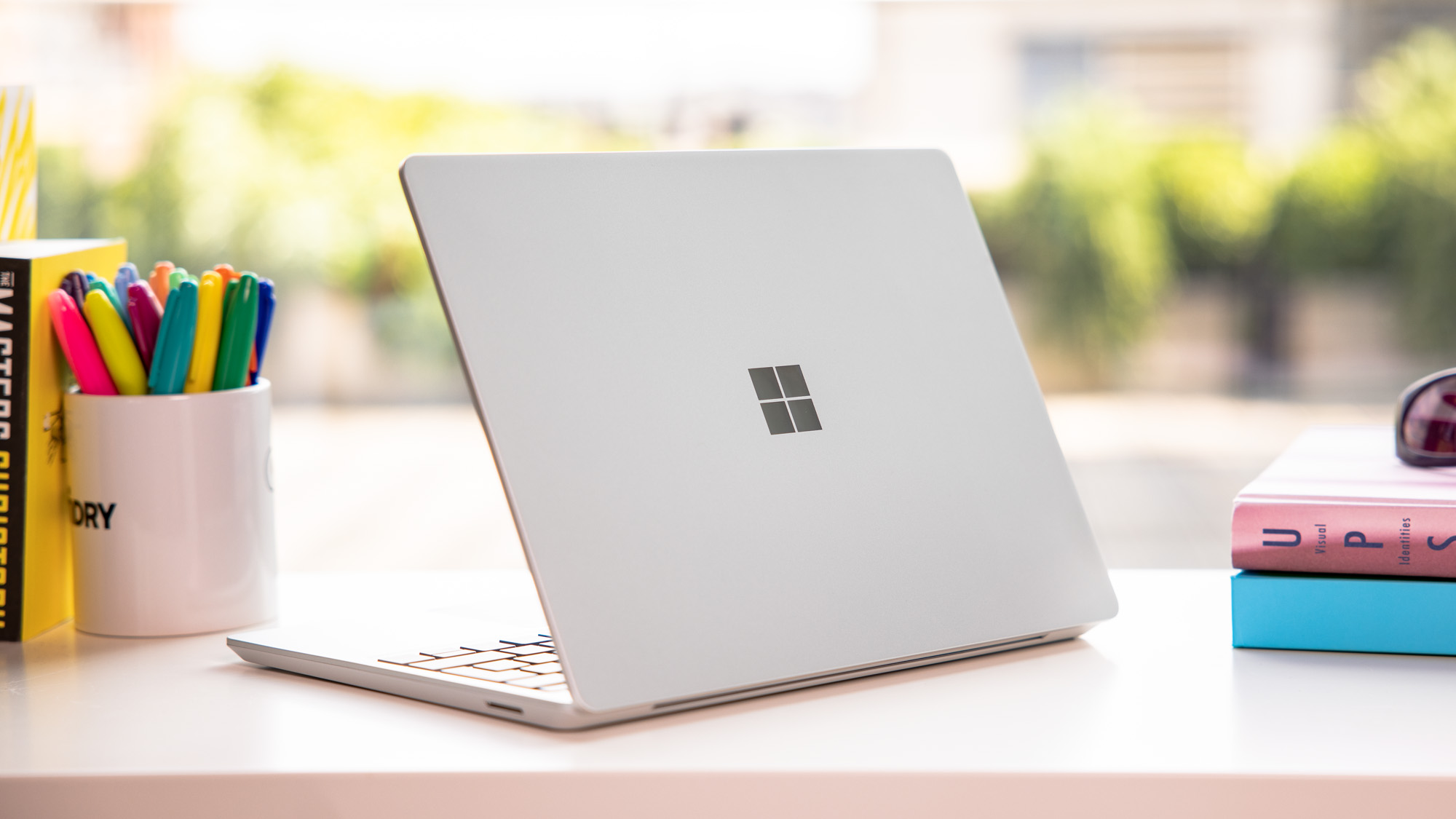 review surface laptop go thiết kế nhỏ gọn