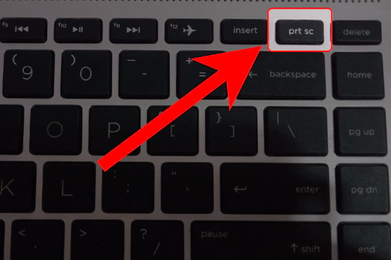 hình ảnh bàn phím và ứng dụng paint dán ảnh chụp màn hình