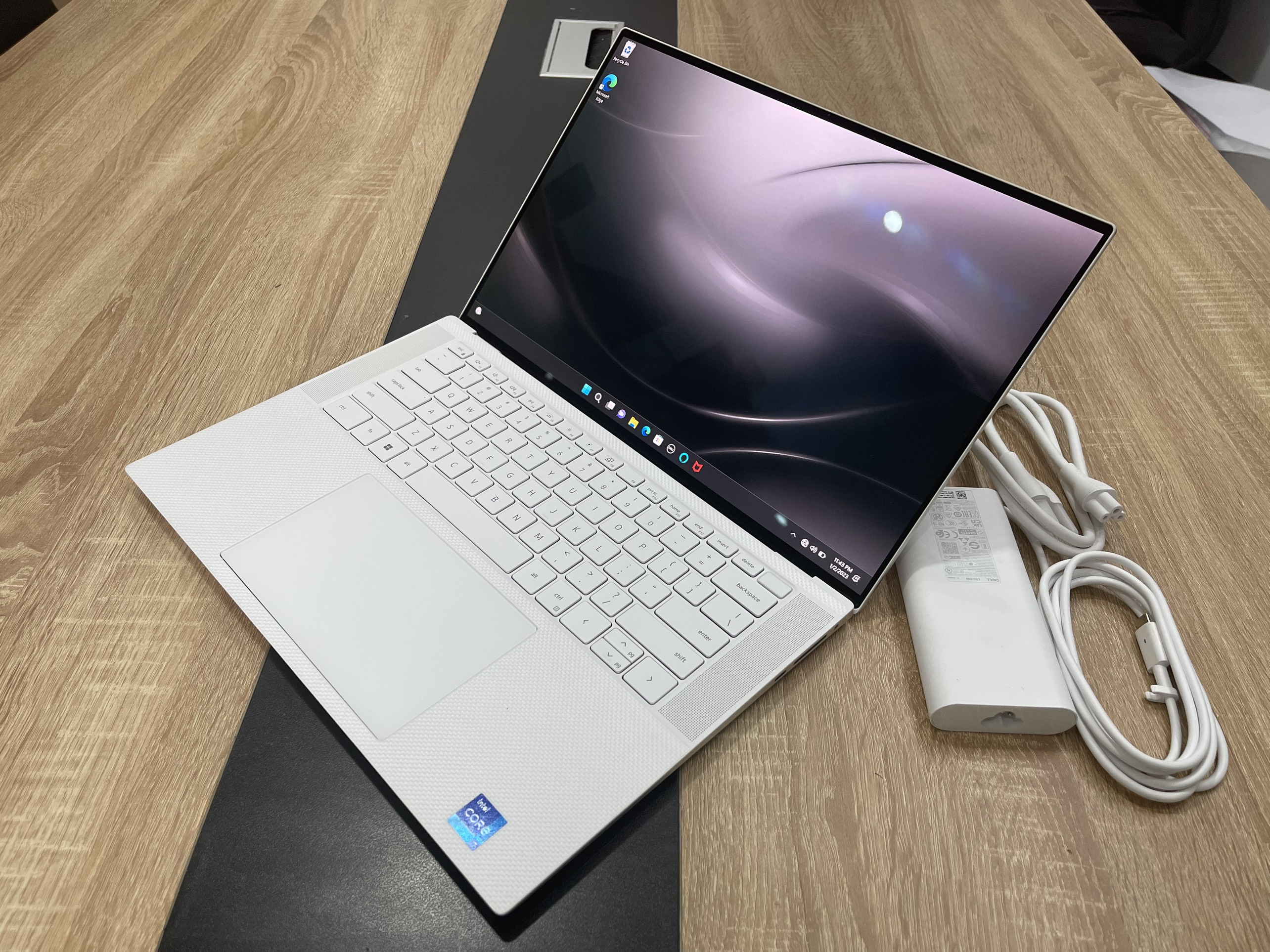Dell XPS 15 9510 (Trắng) i7 11800H, Cũ Đẹp, Giá Tốt