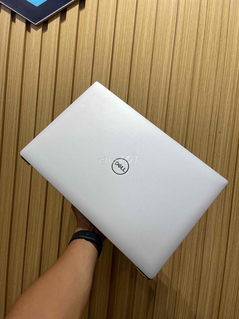 Dell Xps 15 i9 8950HK 32G 1TB 1050Ti UHD 4K Touch Dell Xps 15 i9 8950HK 32G 1TB 1050Ti UHD 4K Touch