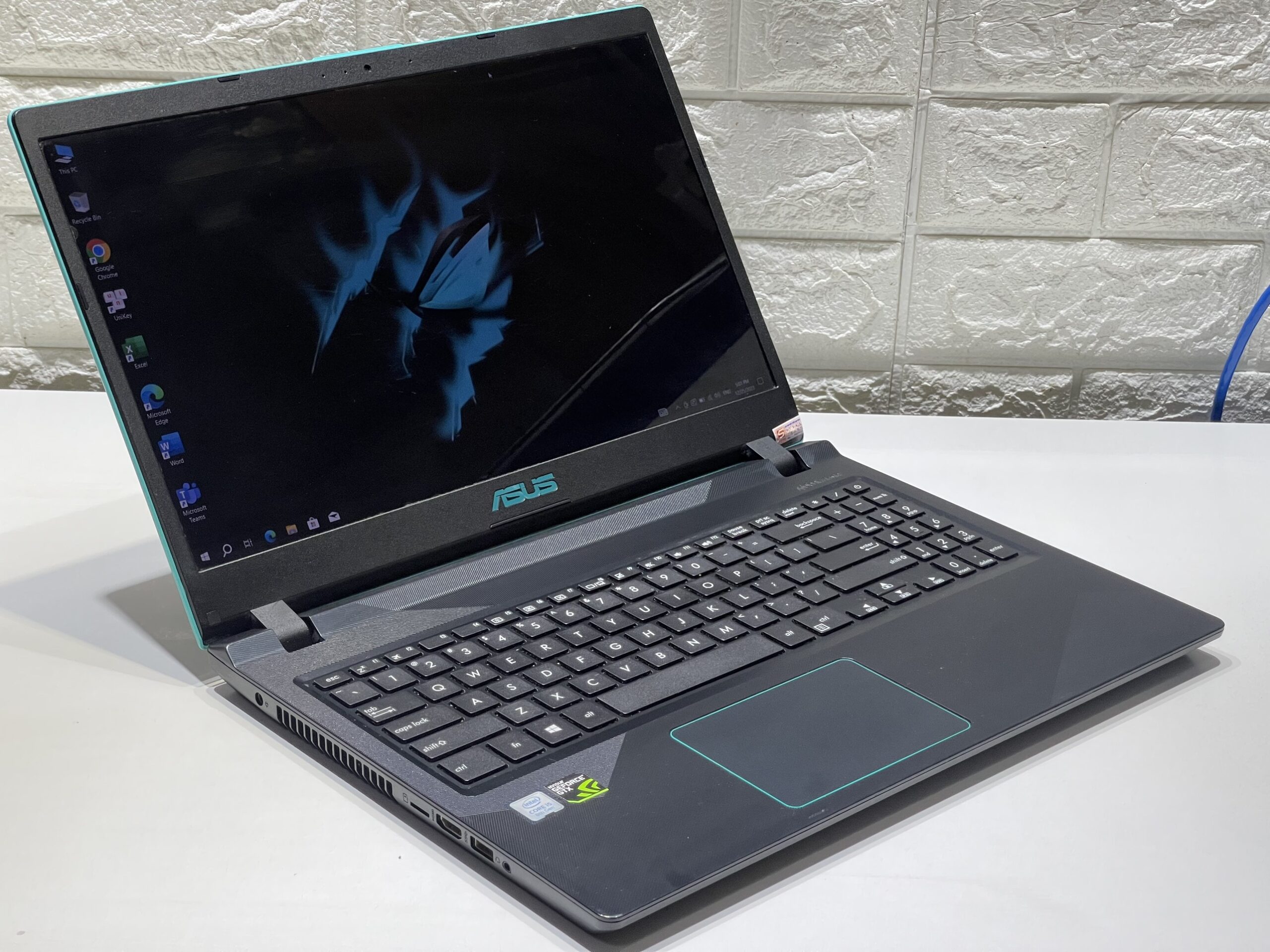 Laptop Asus Gaming F560DU/ i5 8250 8CPUS/ 8G/ SSD128 + 1000G/ GTX1050 4G/ Viền Mỏng/ Chuyên Game Đồ Họa/ Giá rẻ