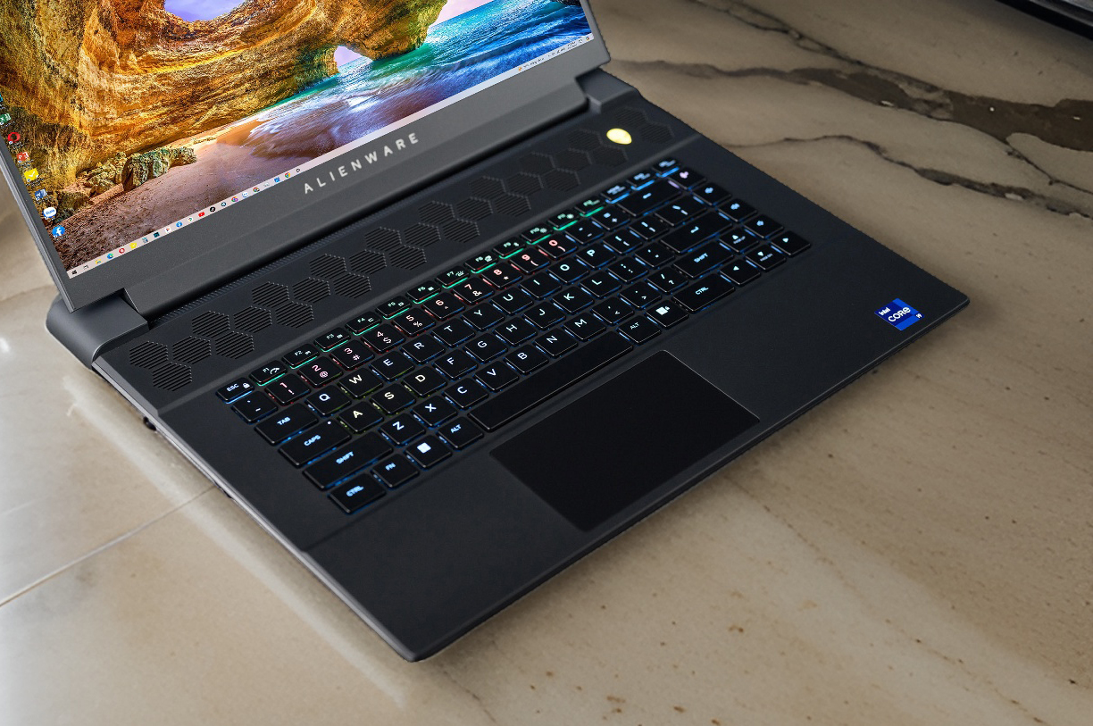 Laptop Dell Alienware M16 R1 i7 13700HX RAM 16GB SSD 1TB RTX 4070