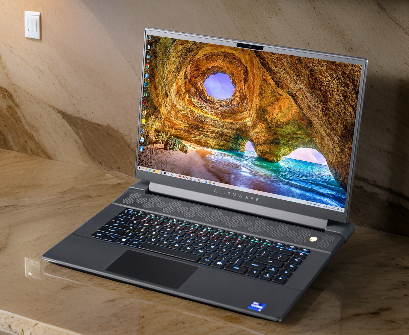 Laptop Dell Alienware M16 R1 i7 13700HX RAM 16GB SSD 1TB RTX 4070
