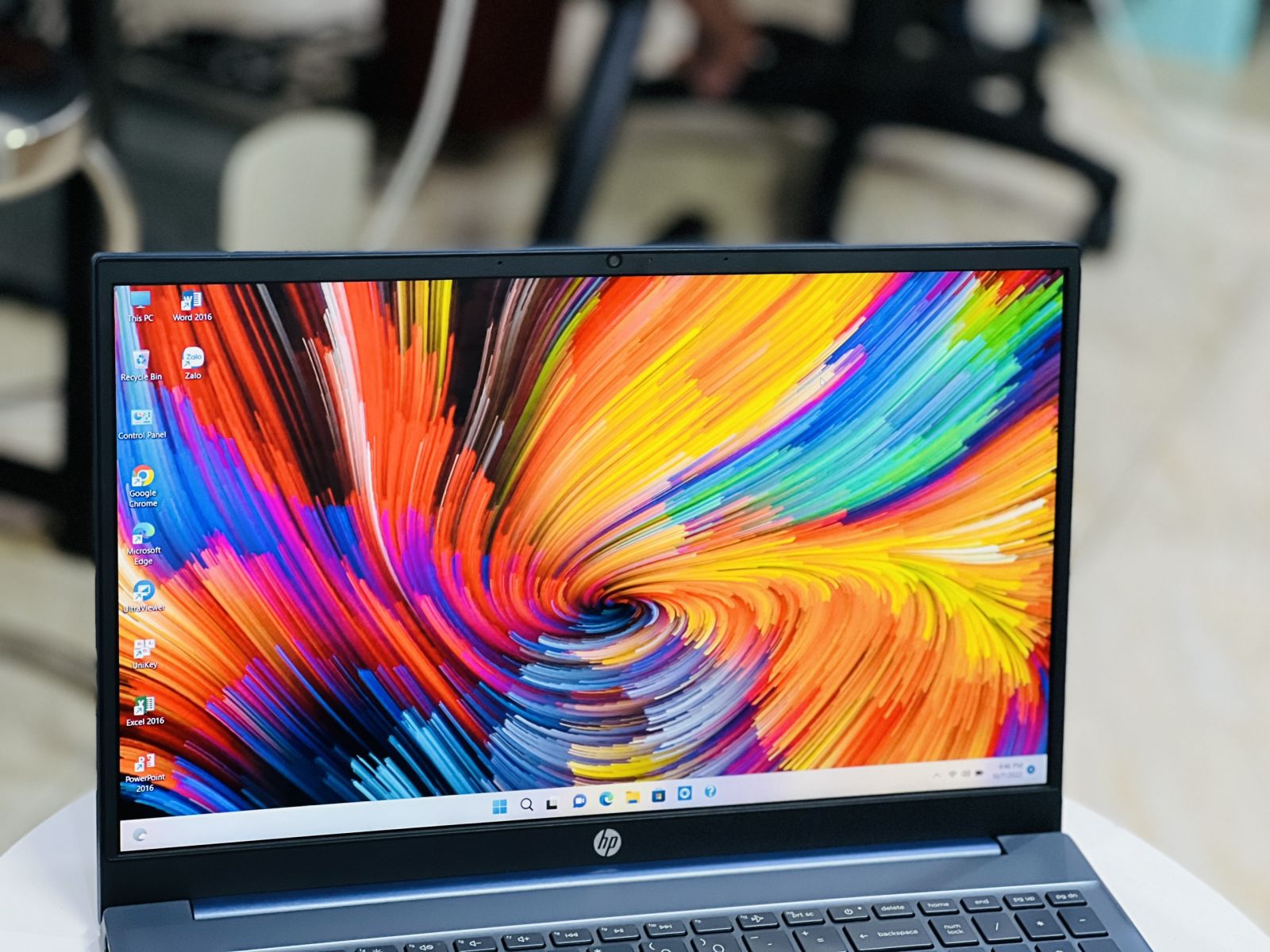 Laptop HP PAVILION 15-EH1070WM RYZEN 7 5700U/ RAM 8GB/ SSD 512GB/