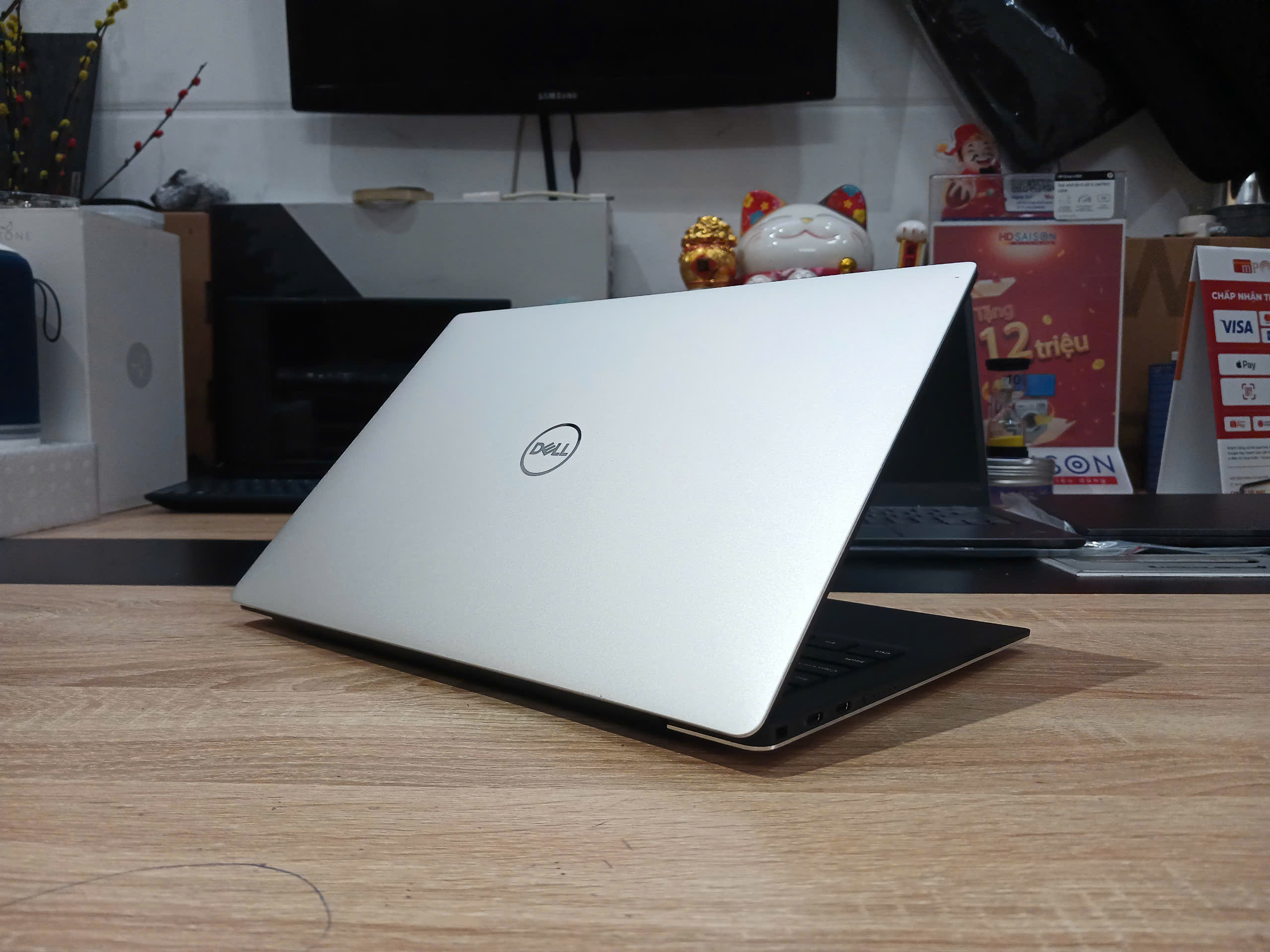 Dell XPS 9370 Core i5 8250U/ 8GB/ 256GB/ 13 inch FHD