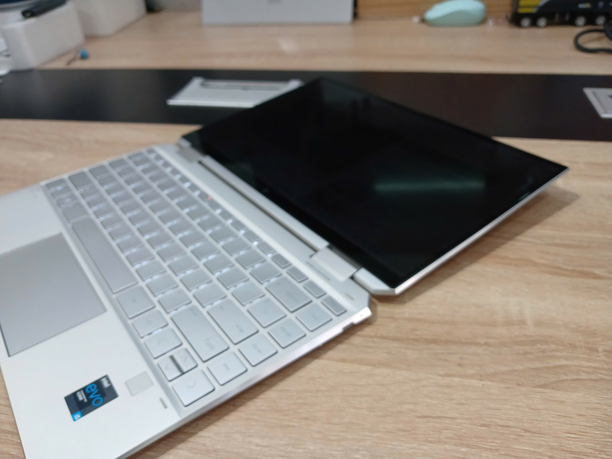Laptop HP Spectre 13 X360 Core i5 1135G7/ 8GB Ram/ 256GB SSD/ 13.3 FHD Touch